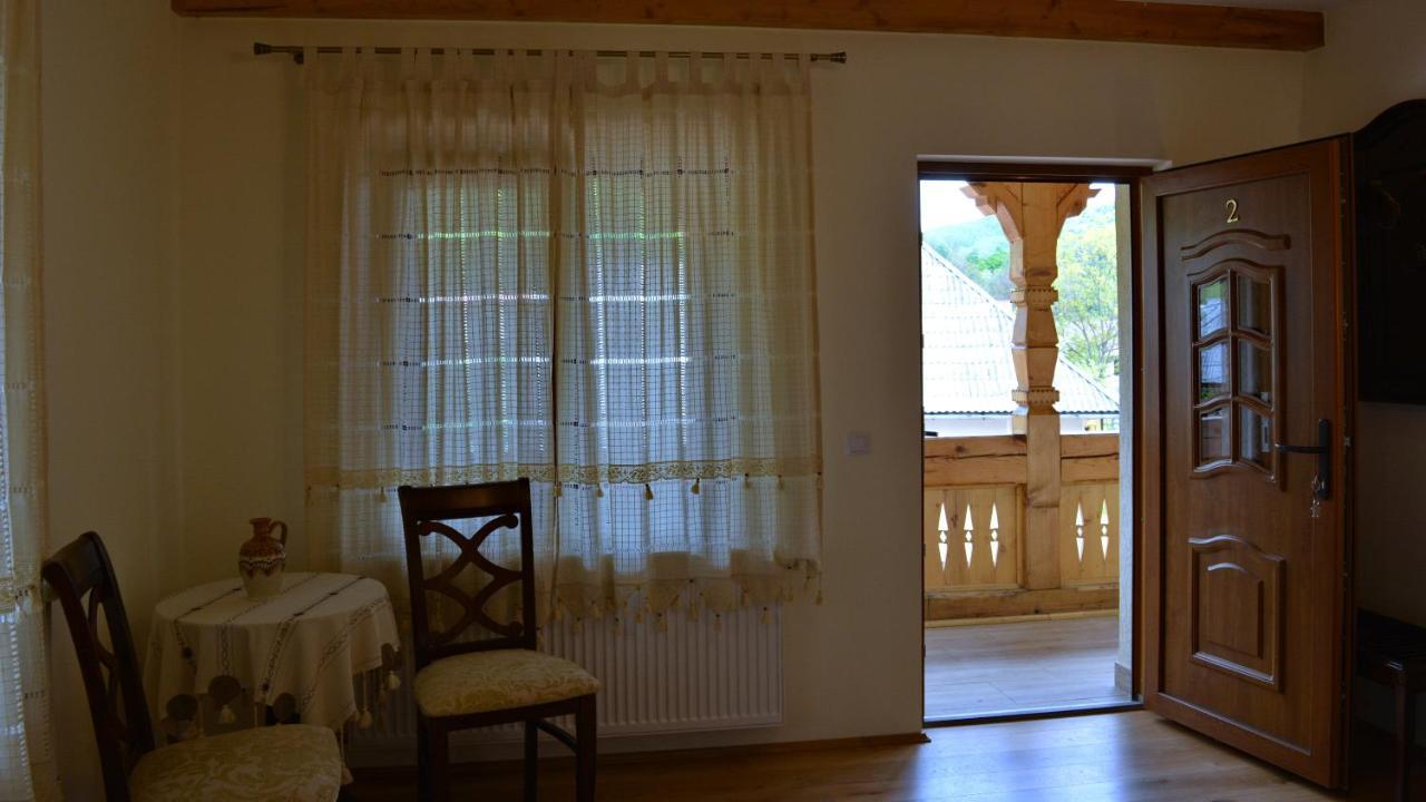 Pensiunea Valea Muntelui Birsana Экстерьер фото